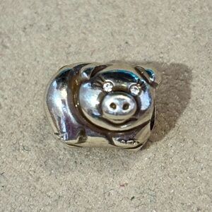 🆕 Brighton Oink! bead Silver  Pig-shaped & wide Oink! engraved on back Retired